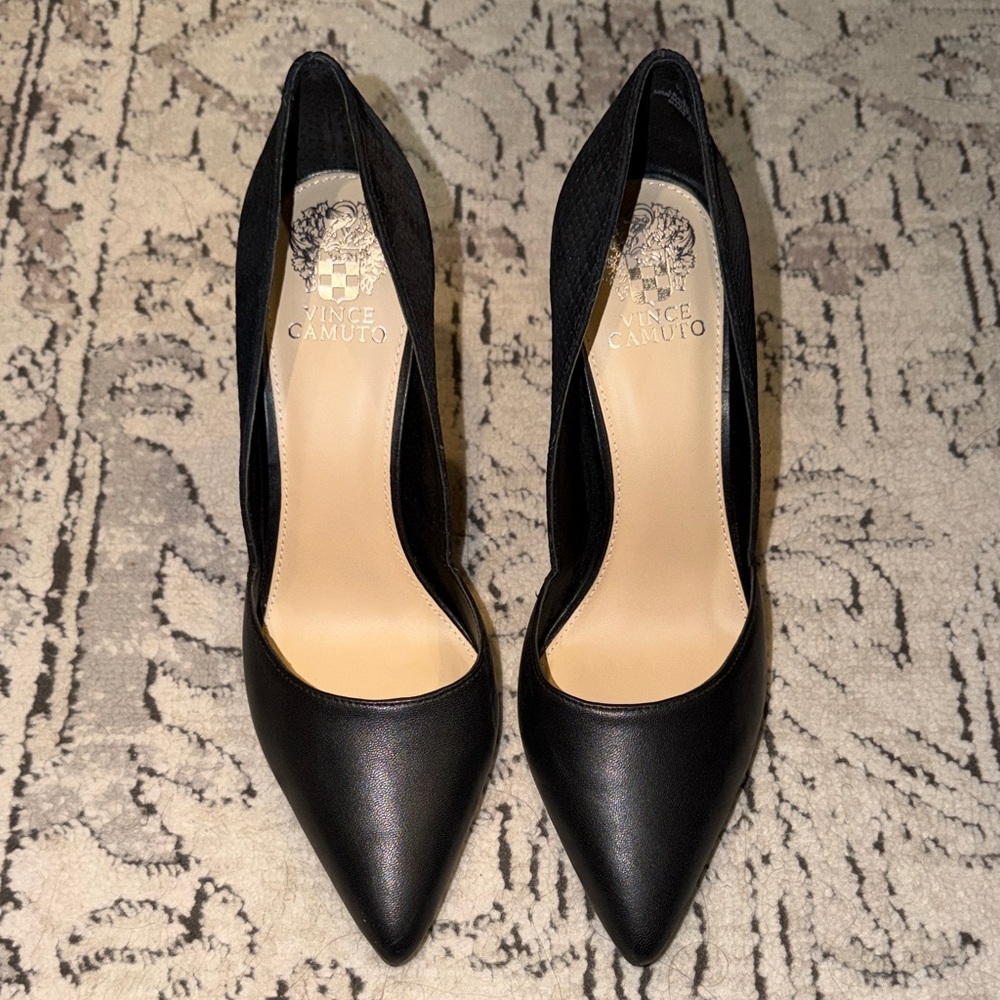 Vince Camuto Black Pointed Toe D'Orsay Pumps - Picture 3 of 8